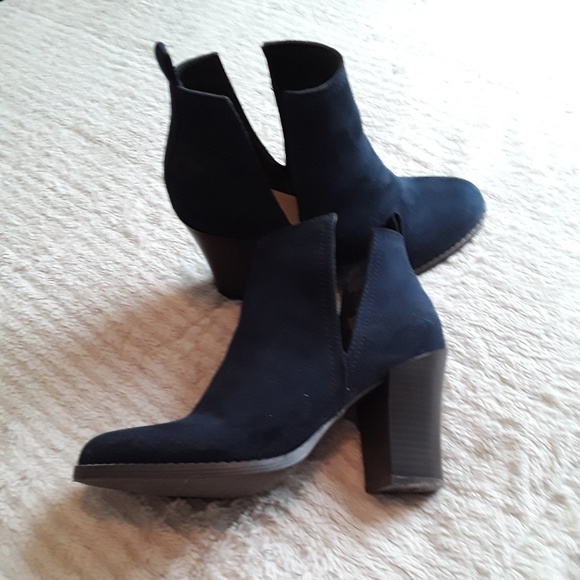 Boots - Picture 4 of 4